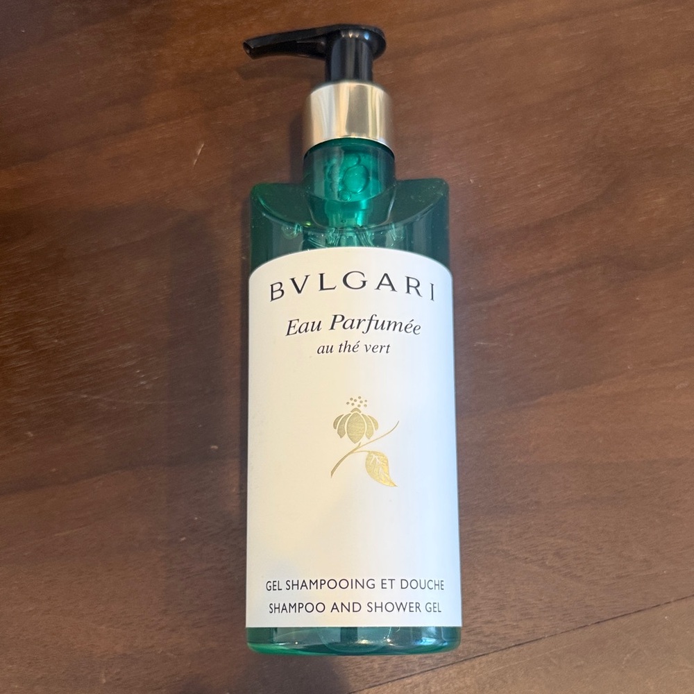 Bulgari Eau Parfumée au Thé Vert Shampoo and Shower Gel - Green and White